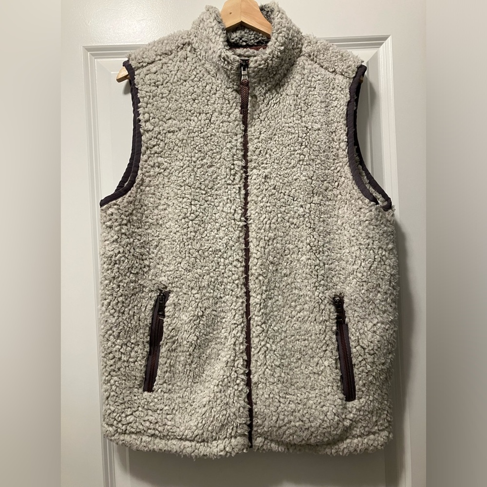 True Grit Men’s Sherpa Vest in M size (fits like a Women’s L), EUC! Barely used